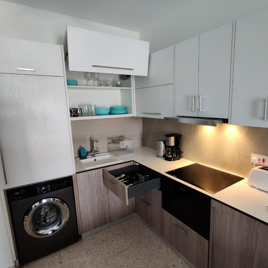Lovely 1-Bedroom Unit @ Fabulous Location Paphos Esterno foto