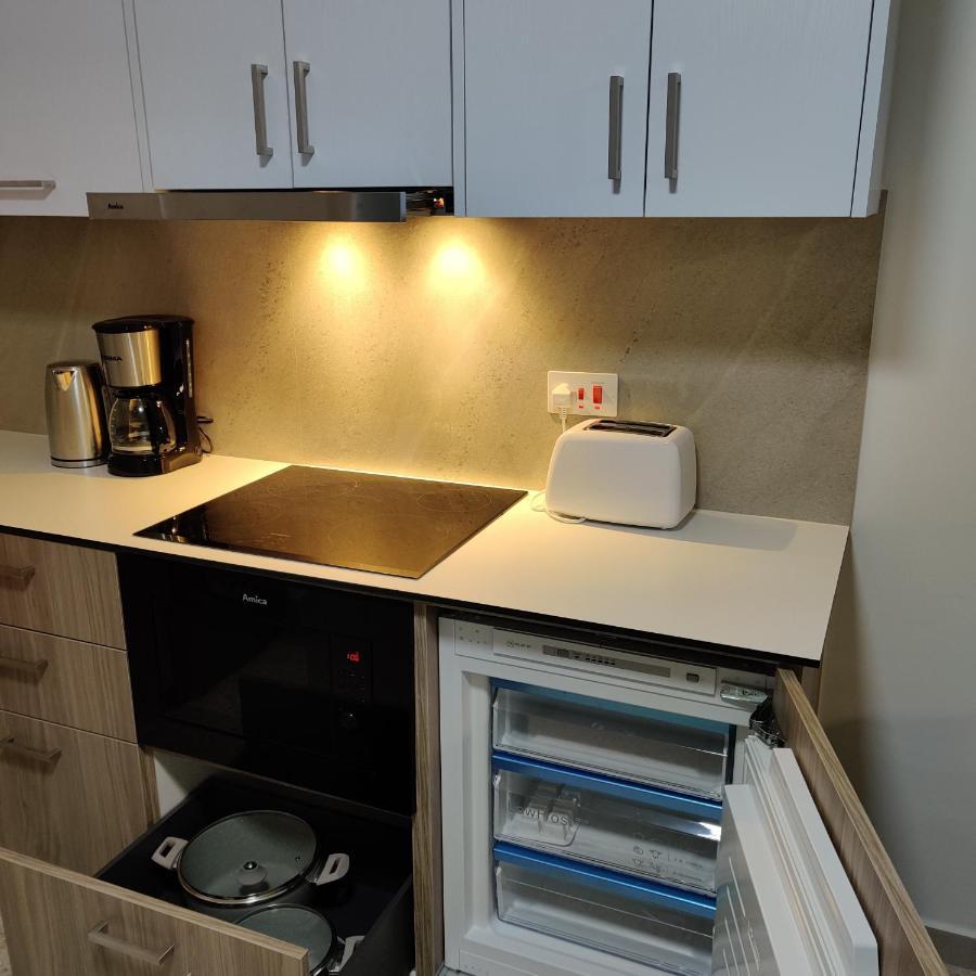 Lovely 1-Bedroom Unit @ Fabulous Location Paphos Esterno foto